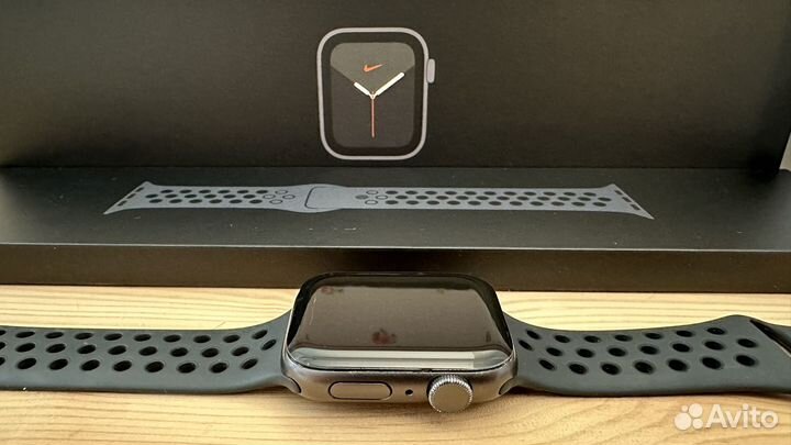 Apple watch se 44mm nike