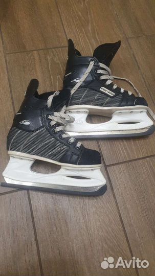 Коньки хоккейные 33р