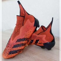 Футбольные бутсы adidas predator