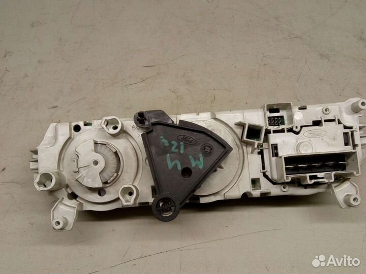 Блок управления печкой Форд Фокус 2