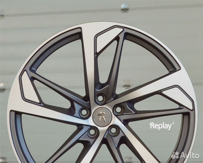 Диски r21 audi Q7 BMW X7, VW Touareg Replay A275