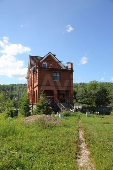 Коттедж 190 м² на участке 15 сот.