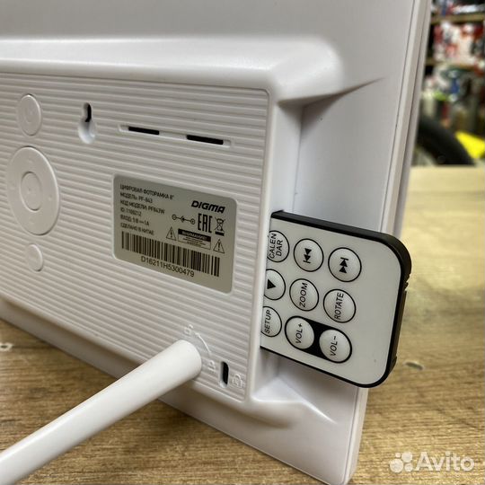 Цифровая фоторамка Digma PF843BK