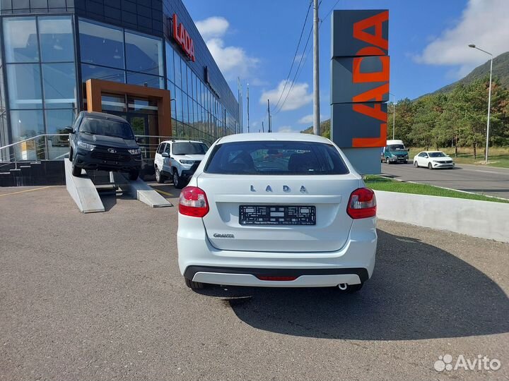 LADA Granta 1.6 МТ, 2023