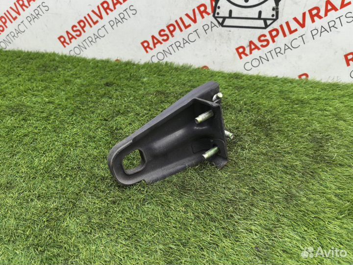 Крюк буксировочный задний Nissan Juke NF15 MR16DDT