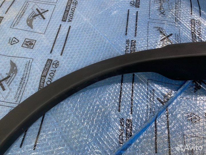 Расширитель крыла задний правый Toyota Rav4 XA40