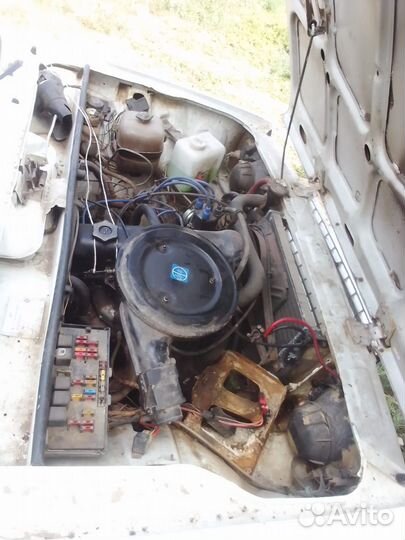 ВАЗ 2107 1.6 МТ, 2001, битый, 30 400 км