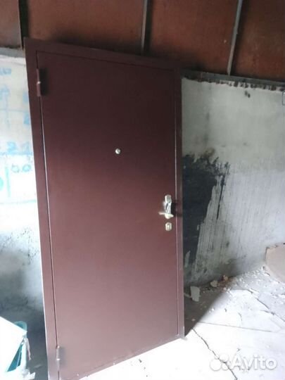 Дверь входная металлическая