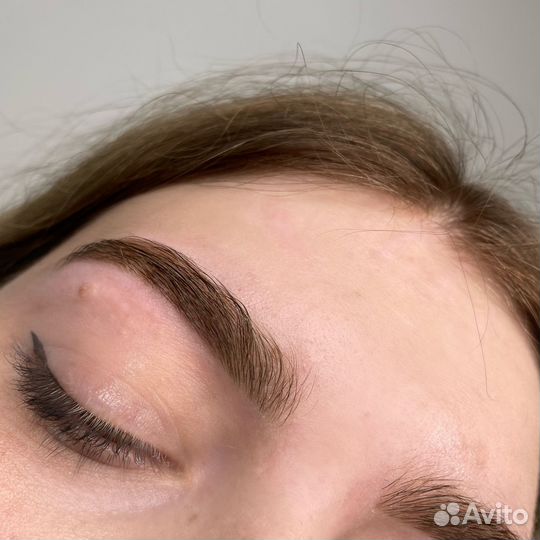 Визажист, бровист