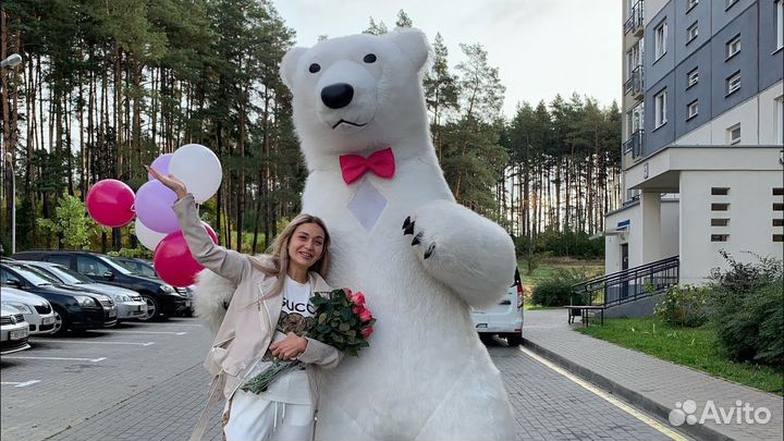 Белый мишка на праздник