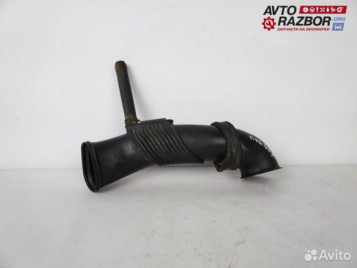 Патрубок воздушного фильтра VW Touareg 2009