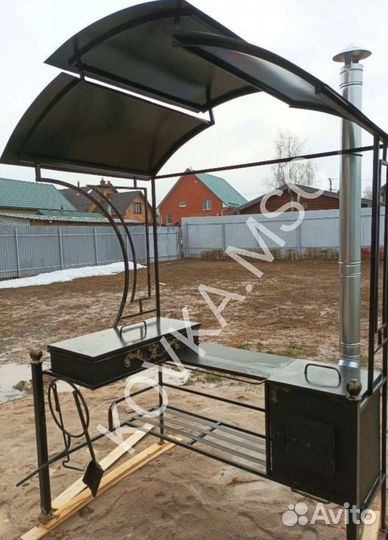Мангал с крышей