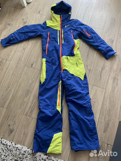 Горнолыжный комбинезон