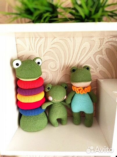 Вязаная лягушка