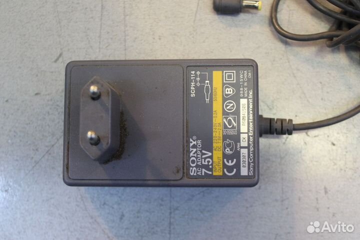 Зарядное устройство Sony