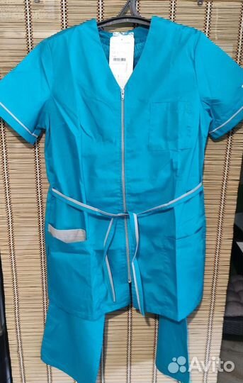 Медицинский женский костюм разм 44-56