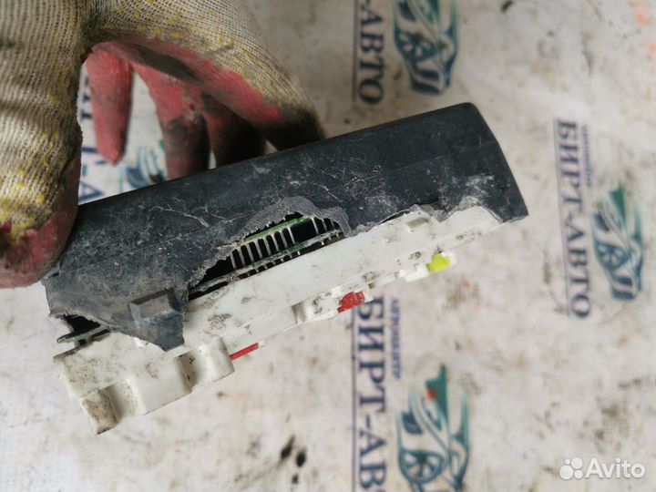 Блок предохранителей на запчасти 284B61871R