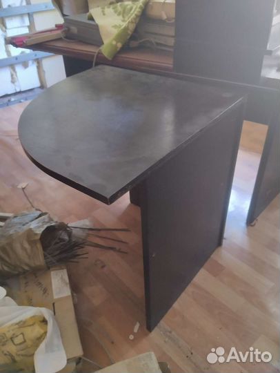 Продам столы, стеллаж