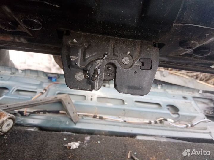 Замок багажника Land Rover Range Rover 3