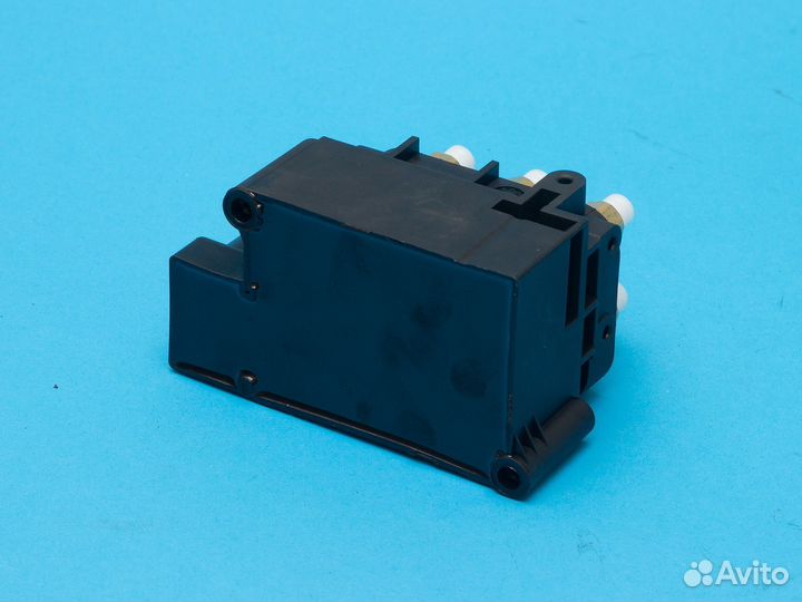 Блок клапанов Touareg, Cayenne, Audi Q7, Jeep WK2