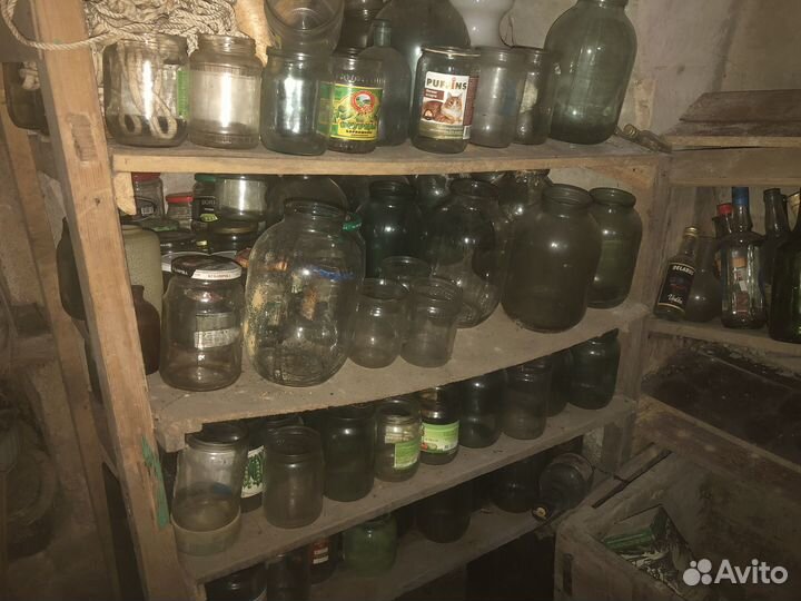 Банки стеклянные и горшки для цветов