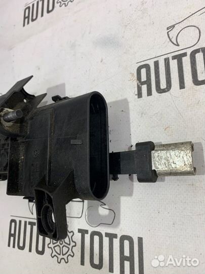 Клемма аккумулятора плюс Bmw 745 E65 N62B44 2004