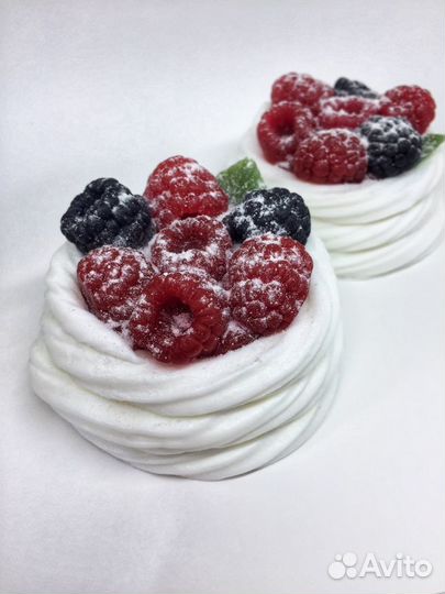 Подарок Мыло ручной работы Десерт Павлова ягодный