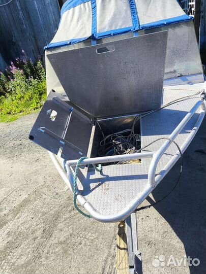 Моторная лодка Windboat-46 с мотором Mercury 40EPT