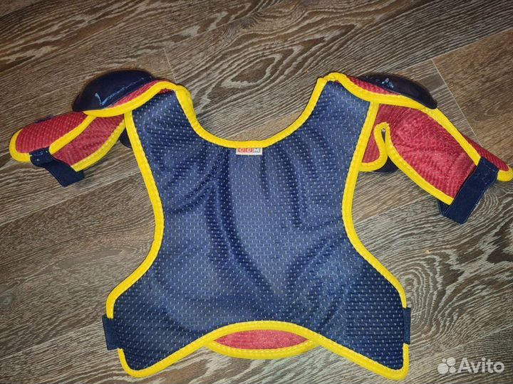 Хоккейная форма нагрудники ccm и itech 4-8 лет