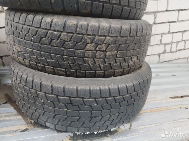 Hankook Nordik IS RW08 235/60 R18 103T