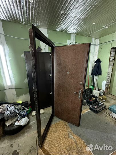 Дверь входная металлическая