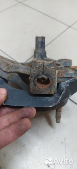 Кулак поворотный передний левый Chevrolet Cobalt