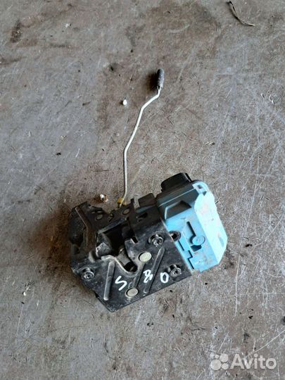 Замок двери передний правый Volvo S80