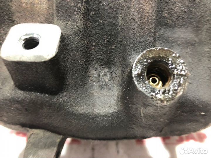 Суппорт передний правый Mitsubishi Challenger K99