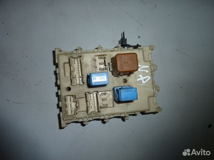 Nissan Primera P12 блок предохранителей реле