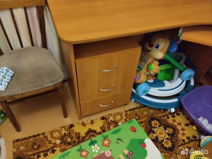 Компьютерный стол