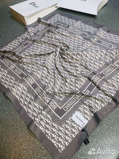 Платок Christian Dior и другие