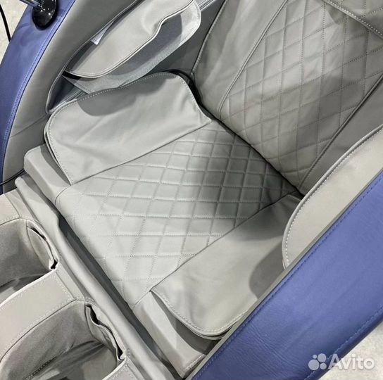 Массажное кресло с режимом нулевой гравитации