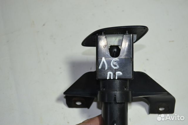 Форсунка омывателя фар правая Lexus Rx 2