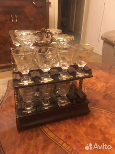 Антикварный набор стеклянной посуды