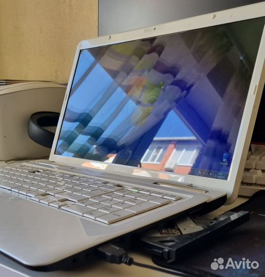 Ноутбук toshiba satellite