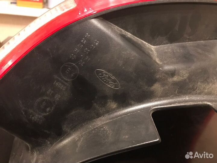 Задний левый фонарь для Форд Фокус 3