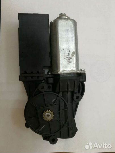 Моторчик люка Mopar 68056964AA