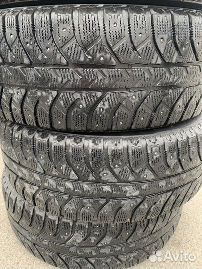 Bridgestone Ice Cruiser 7000 205/60 R16 92T