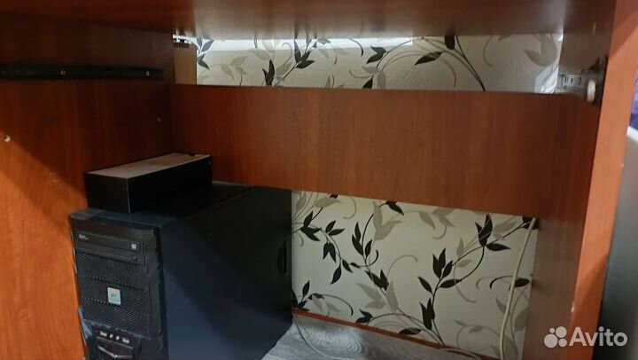 Компьютерный стол