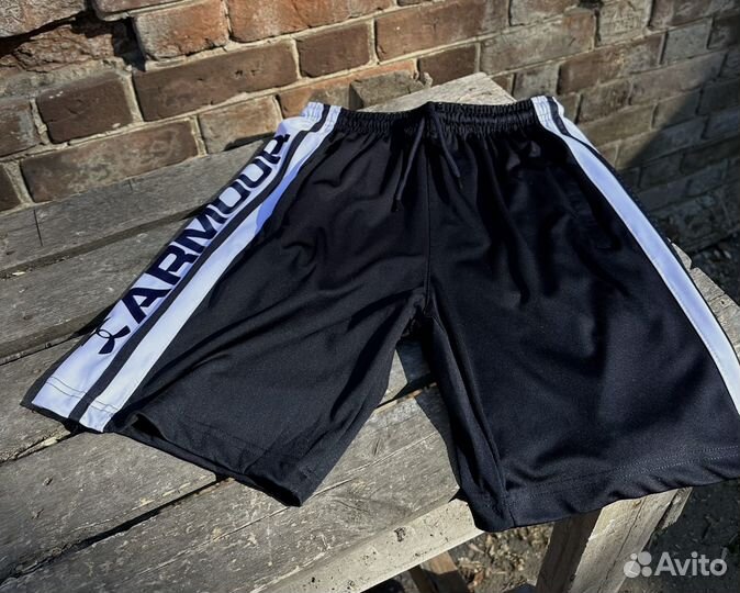 Спортивные шорты Under Armour
