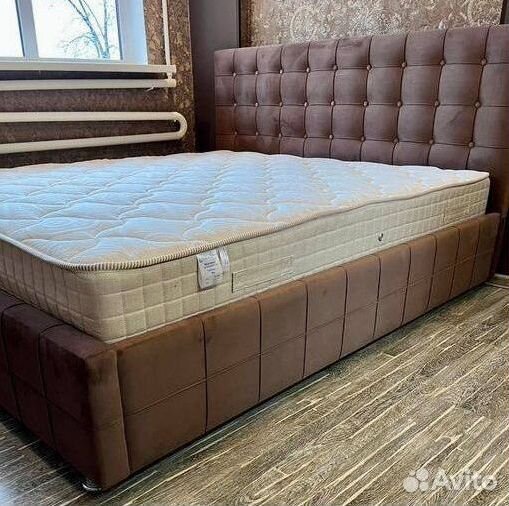 Кровать