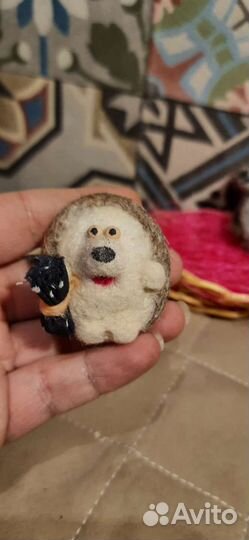 Значки,броши ручной работы ёжик и мишка