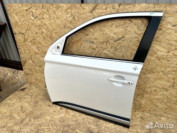 Дверь передняя левая Митсубиси Аутлендер 3 рест