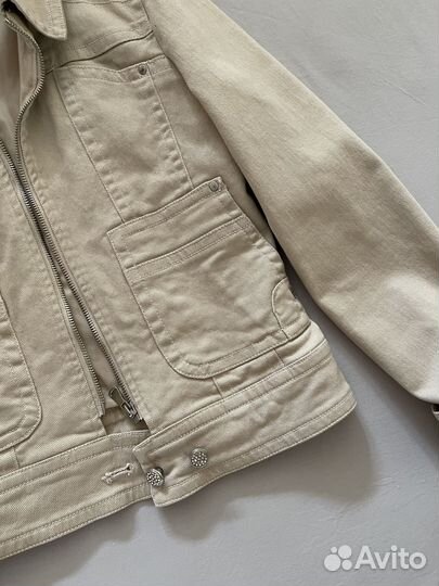 Джинсовый бомбер бежевый